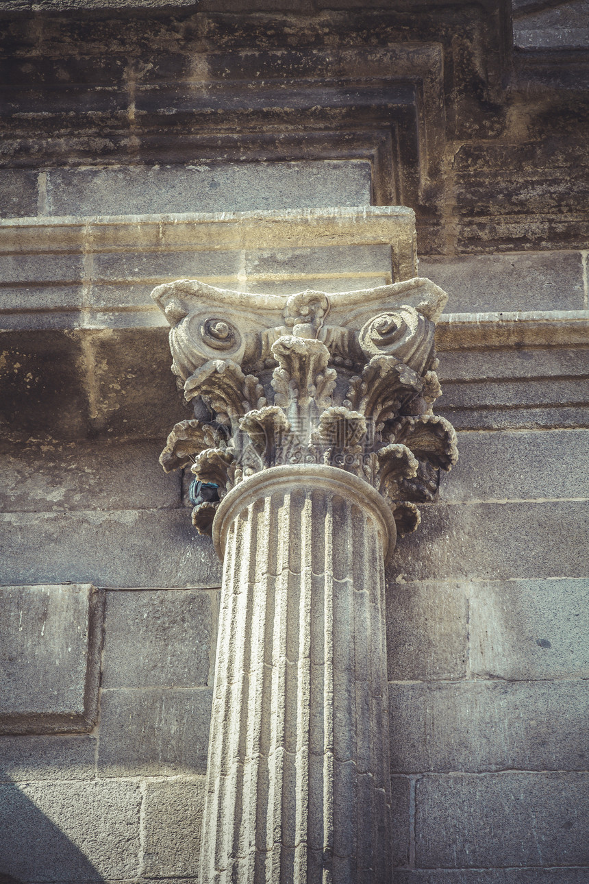 科林西亚首府的石工 古建筑中的石柱图片