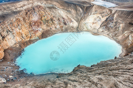 火山口湖破火山口风景优美的高清图片