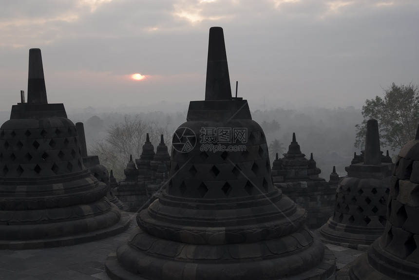 波罗布杜尔寺庙火环佛教徒人心背包文明旅行冒险航程独奏图片