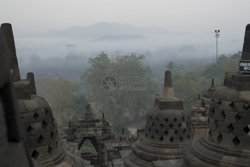 波罗布杜尔独奏人心寺庙背包火环冒险佛教徒文明旅游瑜珈图片