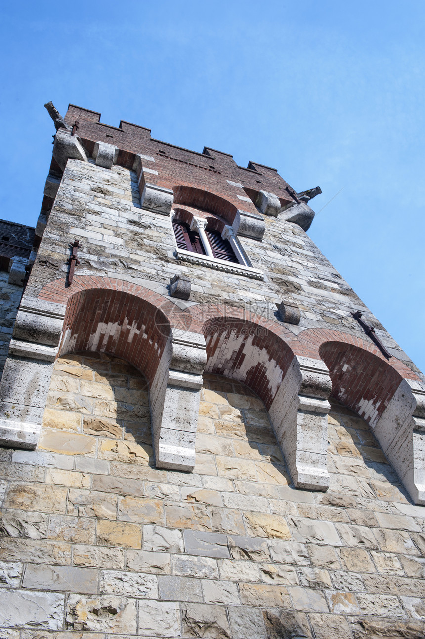 特雷塞西城堡入口楼梯建筑旅行螺旋建筑学房子白色石头金属图片