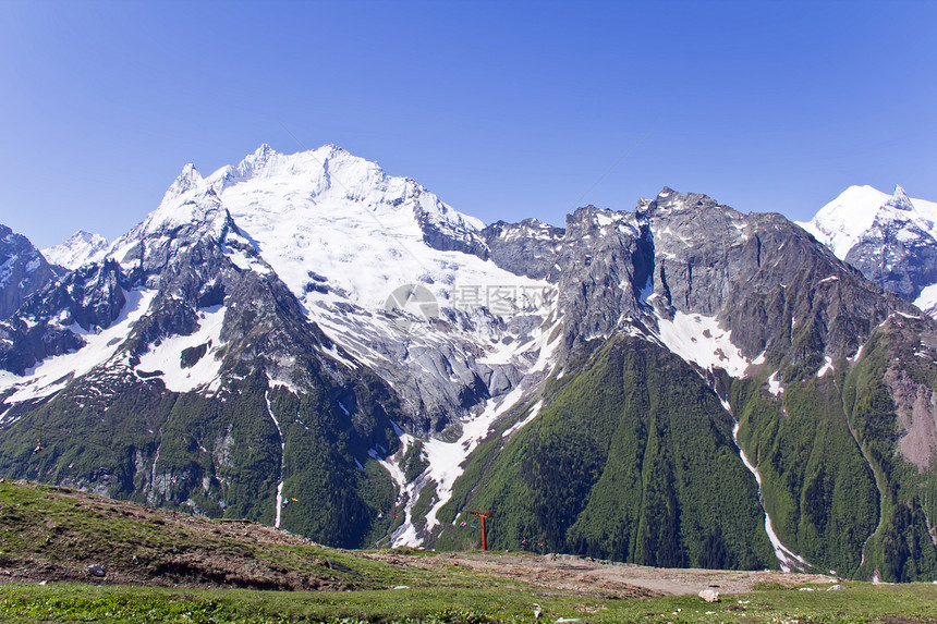 俄罗斯高加索山脉 俄国的高加索山脉荒野冰川季节风景悬崖图片