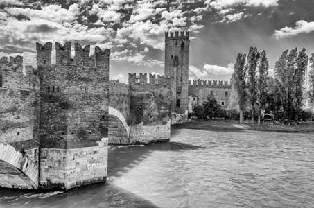 旧城堡垒河塔意大利维罗纳斯卡莱热大桥大桥吸引力历史性旅行历史城堡古董地标建筑学纪念碑基础设施背景