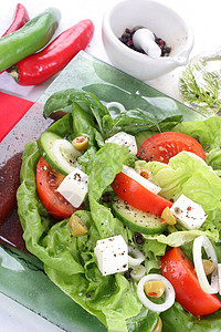 带新鲜蔬菜的沙律维生素沙拉香料减肥盘子饮食黄瓜午餐微量元素食品背景图片
