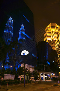 街道 反射马来西亚巴生湾高清图片