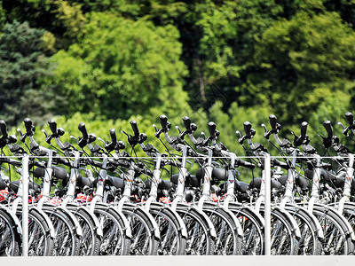 客轮机动自行车锁定团体运动旅行栏杆车轮假期贮存堡垒车站背景图片