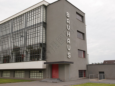 格罗皮乌斯布豪斯德索地标国际标志性社论建筑建造风格学校建筑师艺术背景