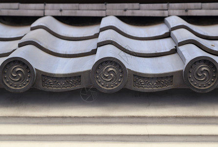 传统日本风格的顶楼宗教山墙寺庙建筑学文化木头瓷砖神社雕像宝塔背景图片
