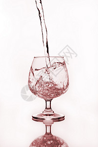 含水的葡萄酒杯液体玻璃运动蓝色酒精水晶派对酒杯气泡酒吧背景图片