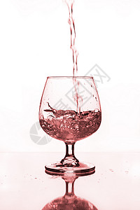 含水的葡萄酒杯餐厅酒杯水晶运动气泡生活飞溅阴影酒吧液体背景图片