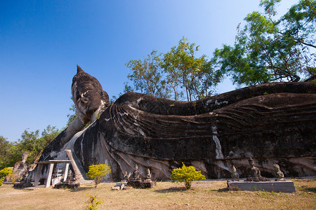 大石佛老挝万象的佛祖公园 著名的旅游地标信仰远景沉思寺庙艺术纪念碑纪念馆色狼雕塑旅行者背景