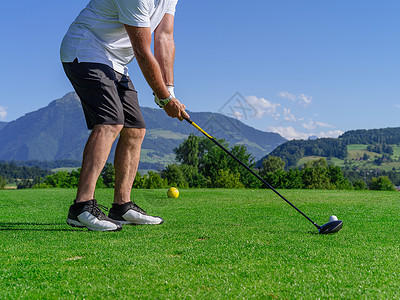Golfer 高尔夫挥摆驱动器背景图片