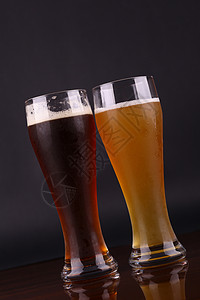 啤酒杯棕色啤酒饮料扣篮液体酿造小麦工艺玻璃背景图片