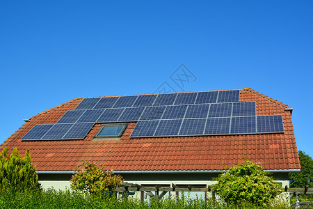 房顶太阳能电池板控制板活力太阳晴天资源细胞电力环境天空气候背景图片