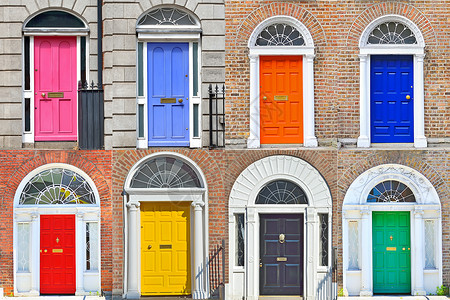 都柏林门格鲁吉亚在都柏林的大门城市黄铜房子历史双胞胎建筑学气窗玻璃住宅柱子背景