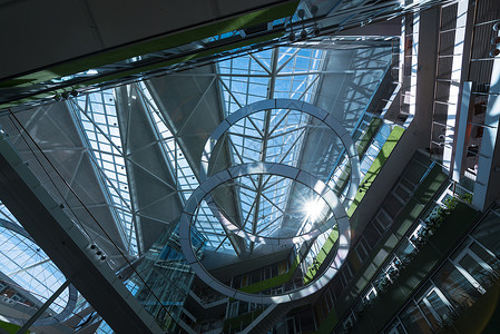办公大楼大厅办公室反射建筑学商业走廊城市技术蓝色地板屋顶背景图片