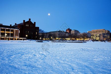 麦迪逊威斯康星大学 - 从冰冻的门多塔湖看到背景