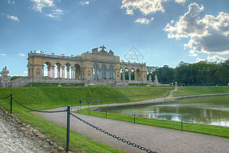 奥地利维恩Shonbrunn宫花园人面首都历史城堡纪念碑游客住宅历史性公园遗产背景图片