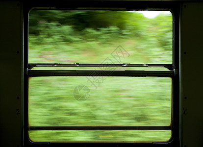 移动火车窗口的视图背景图片