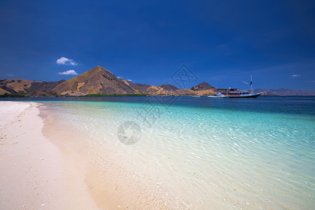 科莫多岛公园海岸线海滩海景天空旅行旅游阳光假期国家高清图片