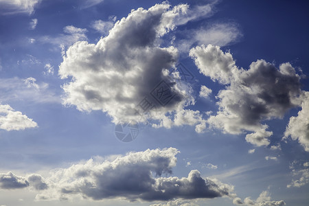 动态蓝天空天堂色彩场景阳光水平天气蓝色空气白色画幅背景图片