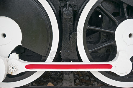 白色和红色装置的火车黑车轮背景图片