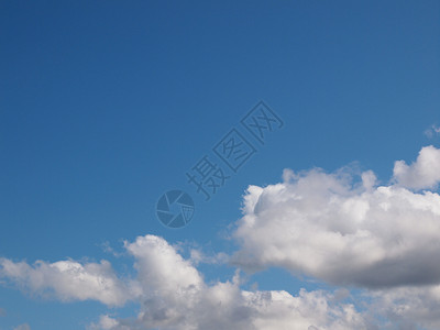 蓝蓝天空晴天材料白色天气多云太阳背景图片