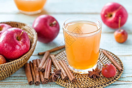 苹果饮料苹果果汁农场水果健康奶昔液体木头饮料红色乡村维生素背景