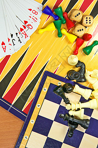 桌游戏组合棋盘木板竞赛玩家木头宏观数字比赛战略扑克背景图片