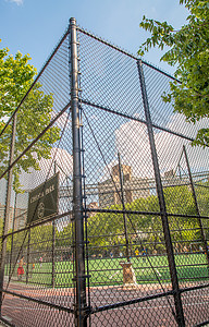2013年6月15日 纽约 曼哈顿的切尔西公园体育场通道建筑学花园绿色运动城市公园地标民众历史性背景图片