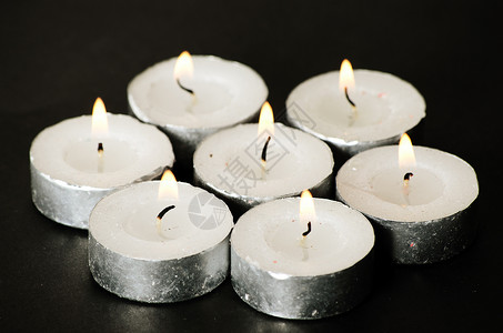 蜡烛黑色白色火焰背景图片