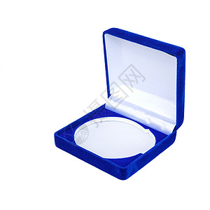 在白色背景上孤立的蓝色天鹅绒盒订婚珠宝礼物包装戒指天鹅绒念日宝石盒子惊喜背景图片
