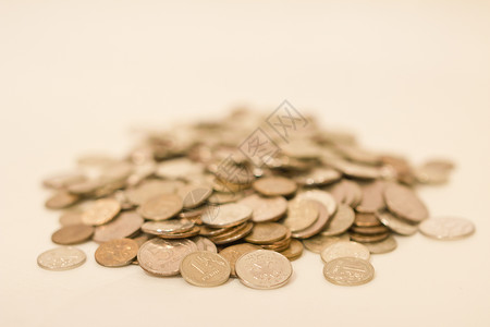 孤立对象圆形金融硬币白色背景图片