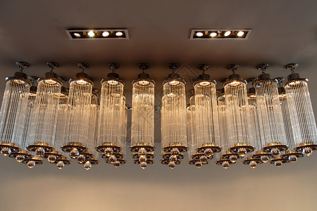 现代天顶照明白色吊灯枝形天花板餐厅灯泡风格家具灯光装饰背景图片