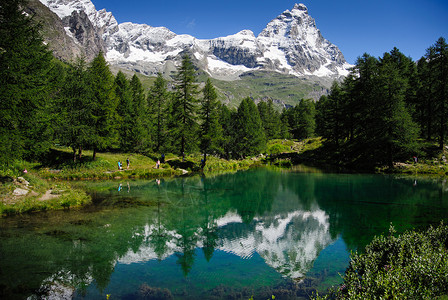 苏阿布勒阿尔卑山反思背景