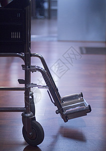 医院门诊部半休眠轮椅疗养院诊所伤害椅子身体残疾人医学药品座位文具背景图片