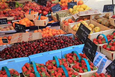 普罗旺斯市市场上的水果摊背景