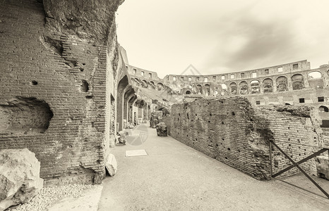 罗马墙Colosseum废墟的内建结构 罗马意大利竞技场天空建筑旅游旅行体育馆内饰石头建筑学文化背景