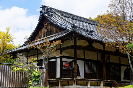 竹瓦镇传统木屋 日本排毒竹瓦民众淋浴别府窗户入口旅馆城市景观背景