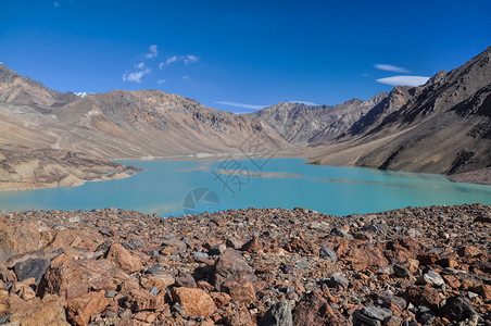 塔吉克斯坦湖山脉山峰沙漠风景全景高清图片