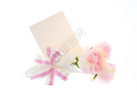 单粉红玫瑰 加一些美丽的和卡片空白白色玫瑰花瓣婚礼明信片礼物庆典粉色生日背景图片
