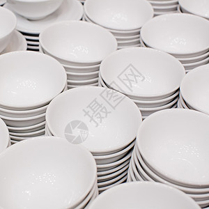 圆形陶瓷白空复制空间的准确堆叠堆d团体环境餐具桌子服务用具烹饪派对飞碟厨具背景图片