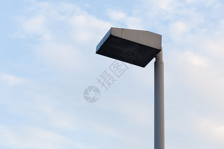 公共照明减少力量邮政路灯技术天空灯笼活力蓝色灯柱金属背景图片