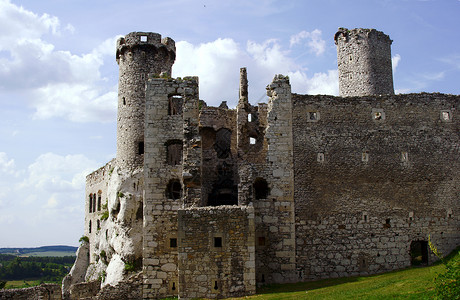 摧毁中世纪城堡和高塔据点天空爬坡岩石石头高清图片