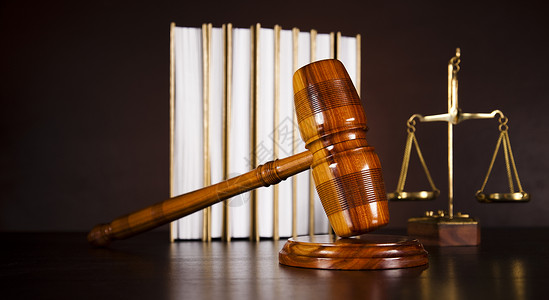法制法律和司法概念及司法概念 木制手架起诉法官惩罚刑事仲裁法典立法木头合法性律师背景