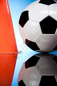 足球球和阳光 生动多彩的主题圆形爱好玩家场地操场游戏休闲竞赛活动空气背景图片