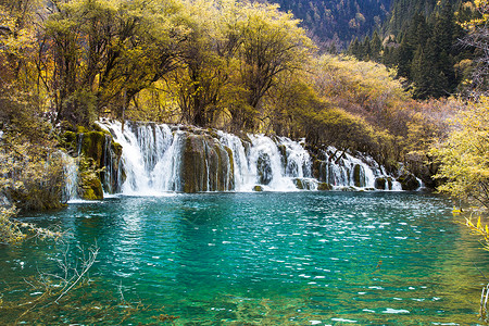 古瀑布胡齐斯坦四川秋天高清图片