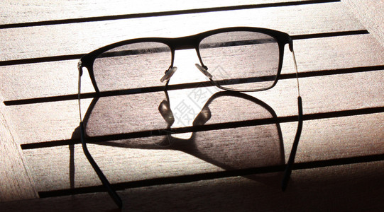 太阳镜 / solbriller背景图片