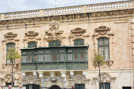 窗口首键英语窗户多边形阳台蓝色城市古董历史性历史框窗风情背景图片