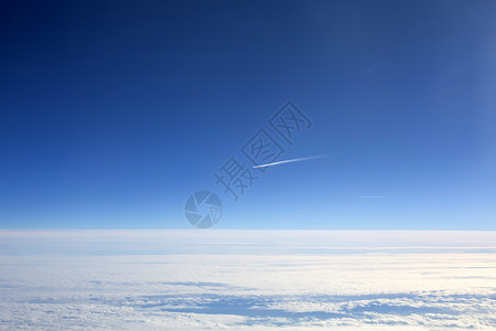 无人驾驶蒸汽轨迹高空飞机背景图片